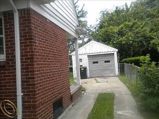 2nd image of 15735 Gilchrist St