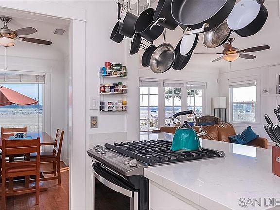 4th image of 2912 Bayside Walk