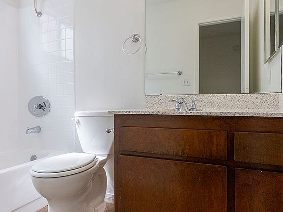 5th image of 4444 Parks Ave APT 4