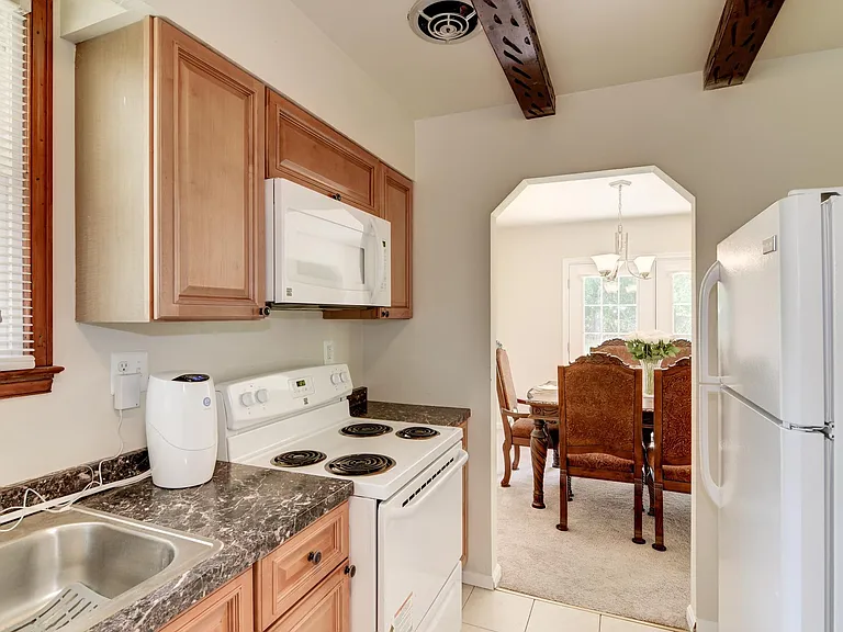 6275 Fenwick Rd — Photo 7