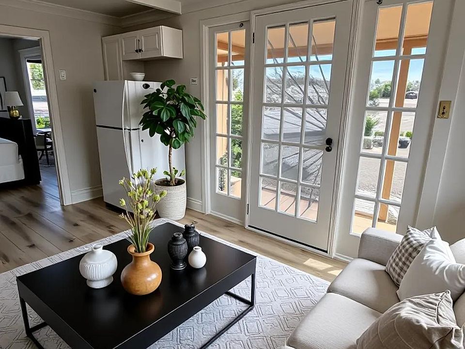 1st image of 2304 Makanani Dr