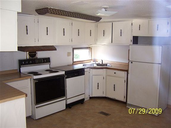 Kitchen with dishwasher