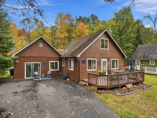 308 Winchester Dr, Roscommon, MI 48653