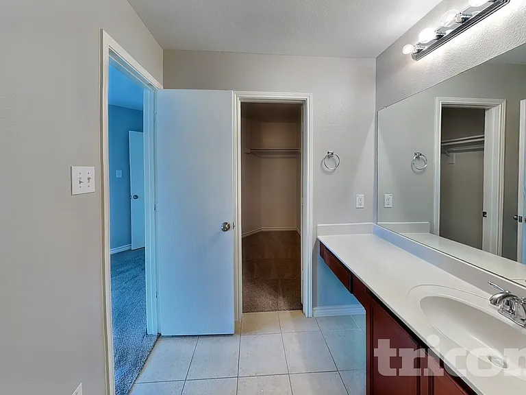 1326 Foster St — Photo 7
