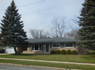 N85w17230 Lee Place, Menomonee Falls, WI 53051