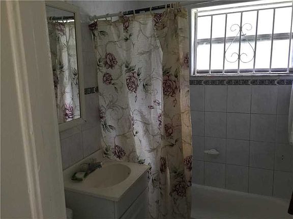3rd image of 2831 NW 152nd Ter