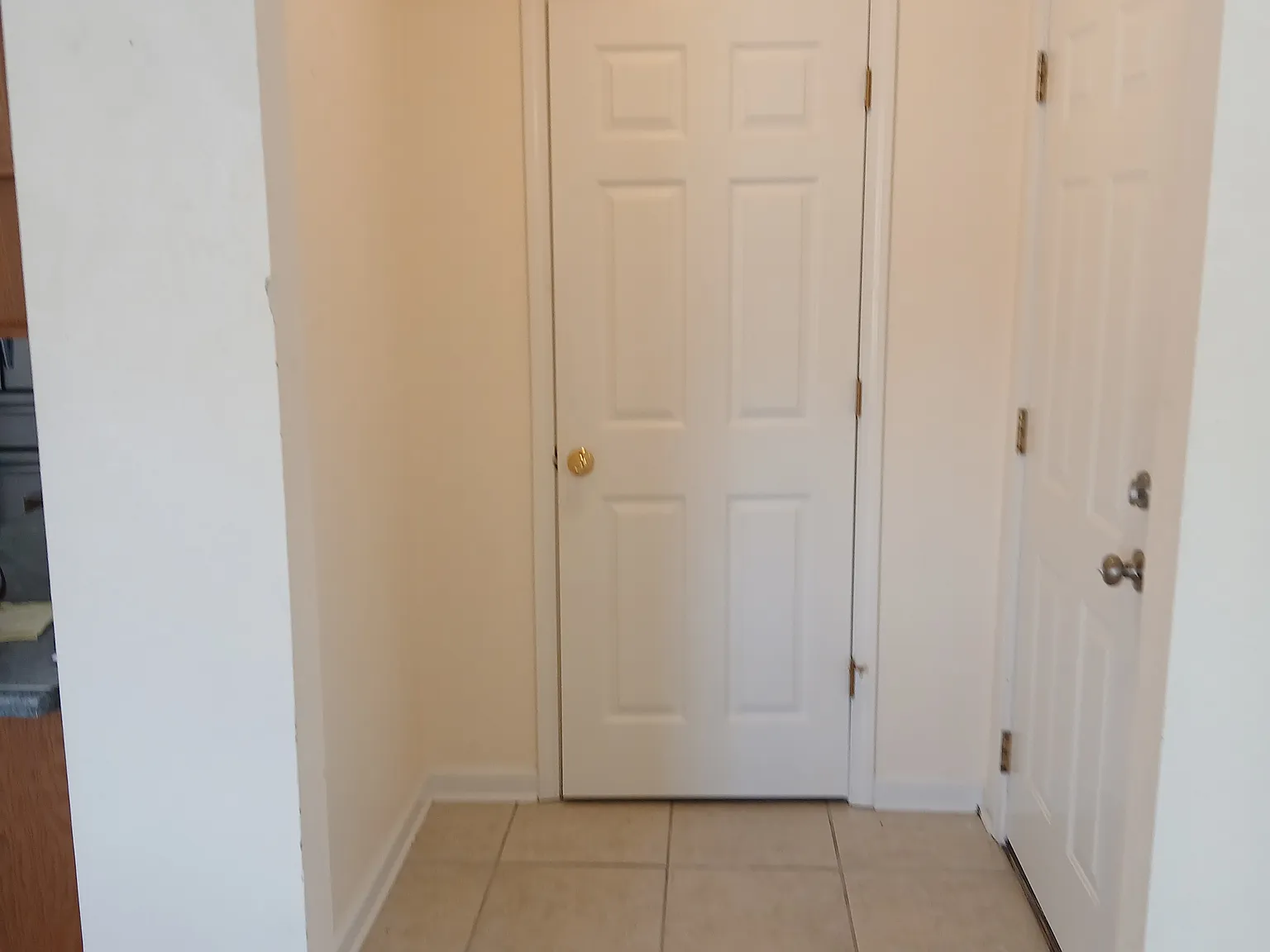 3 bed, 1404 sqft, $2,000 — Photo 2
