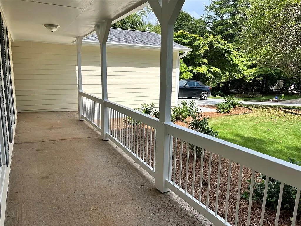3 bed, 2.0 bath, 1454 sqft, $2,900 — Photo 4