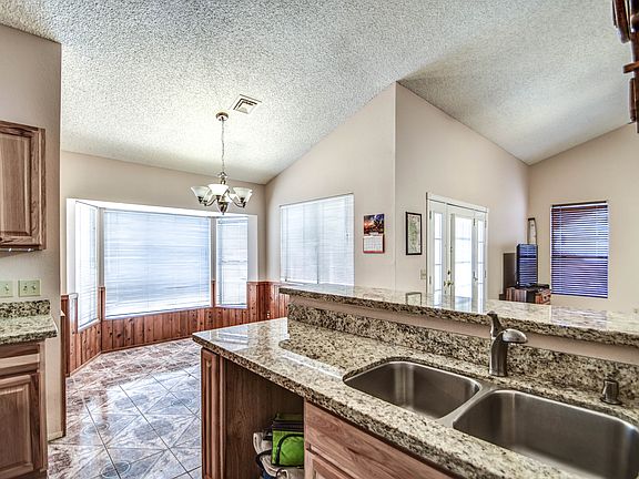 5th image of 8533 W Corrine Dr