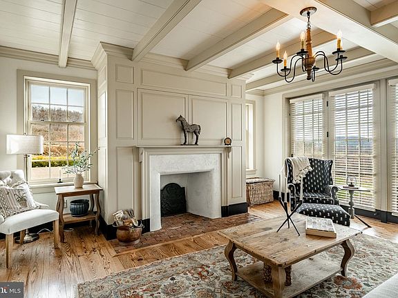 3rd image of 202 Privet Ln