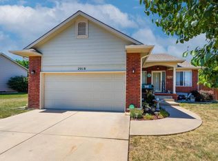 2018 E Glen Hills Dr, Derby, KS 67037
