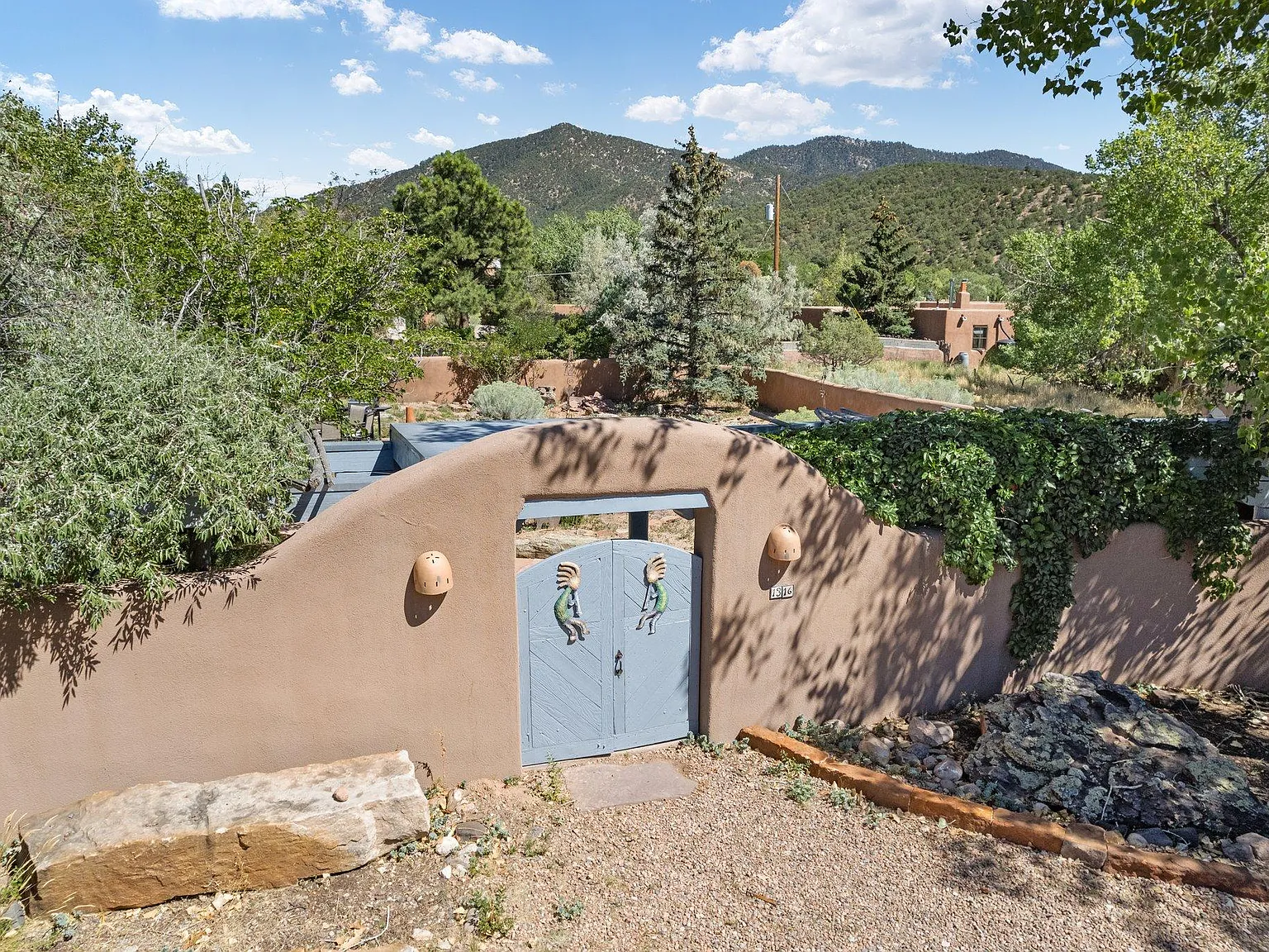 1 bed, 632 sqft, $2,300 — Photo 2