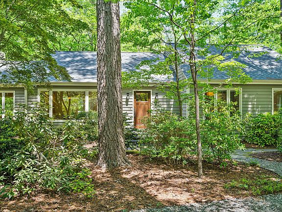 5th image of 9 Balsam Ct
