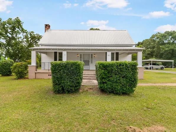 817 S College St, Newton, AL 36352