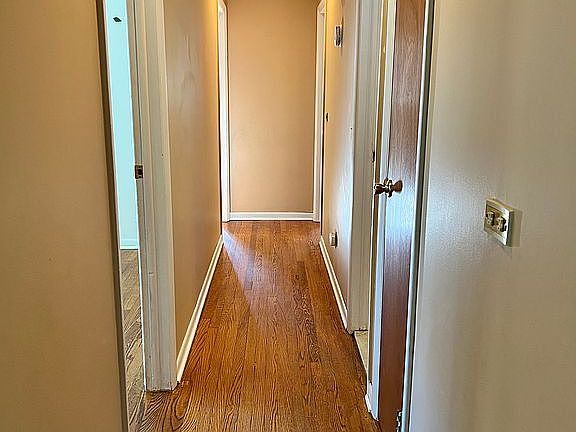 4th image of 6 Meridian Ln