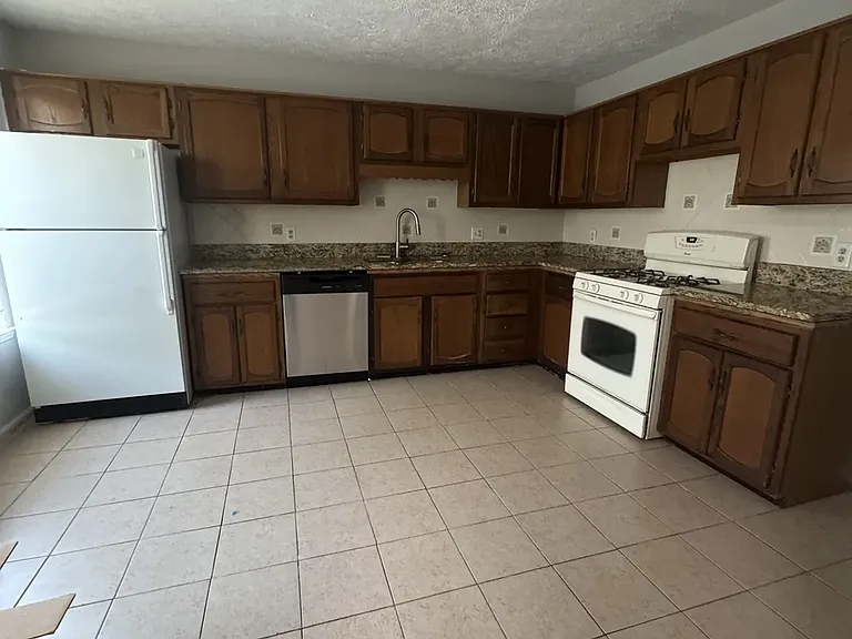 1853 Grant Ct NW — Photo 3