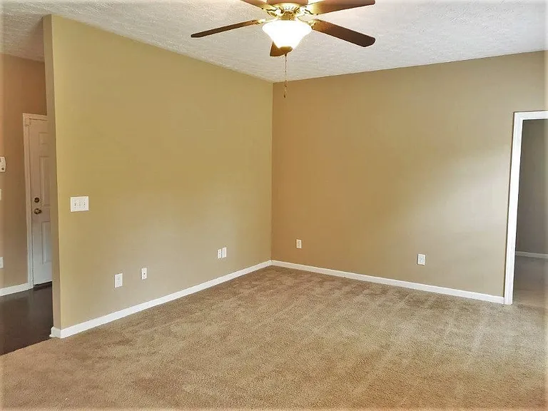 9001 Scottsdale Ct — Photo 17