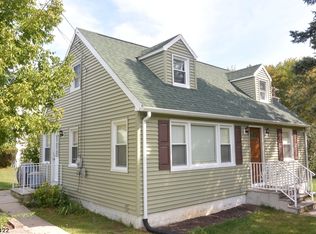 3 E De Hart St, Dover, NJ 07801