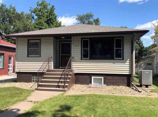 614 Locust St, Yankton, SD 57078