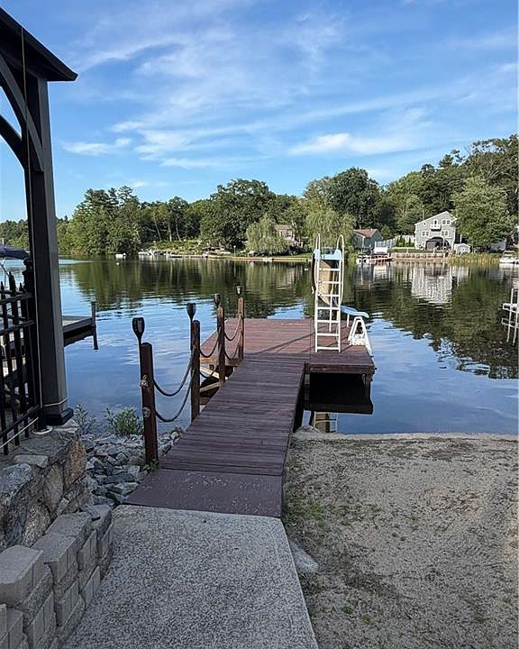 1st image of 103 Lake Dr