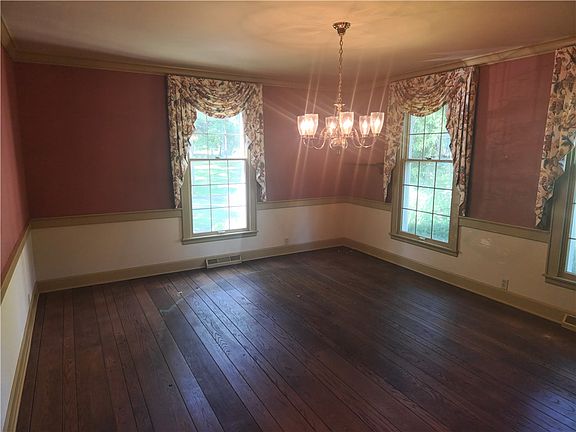 4th image of 1230 Old Springfield Pike