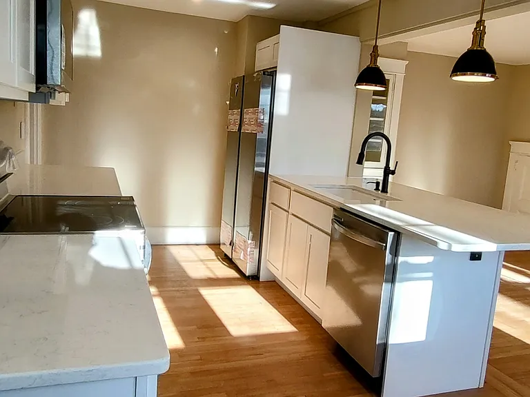 14 Rosemont Ave #101 — Photo 4
