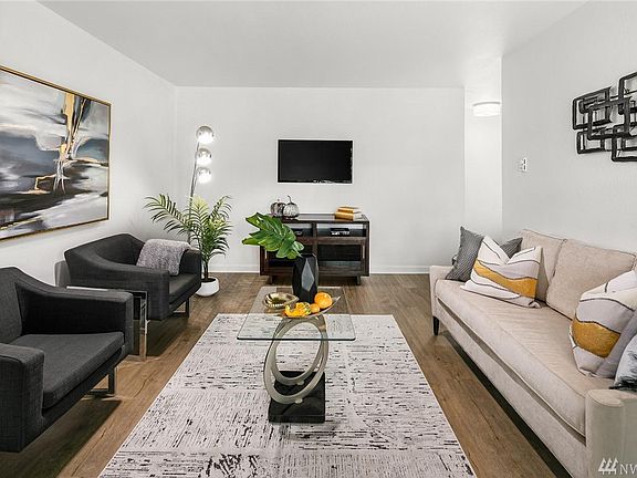 5th image of 10418 NE 32nd Pl APT C305