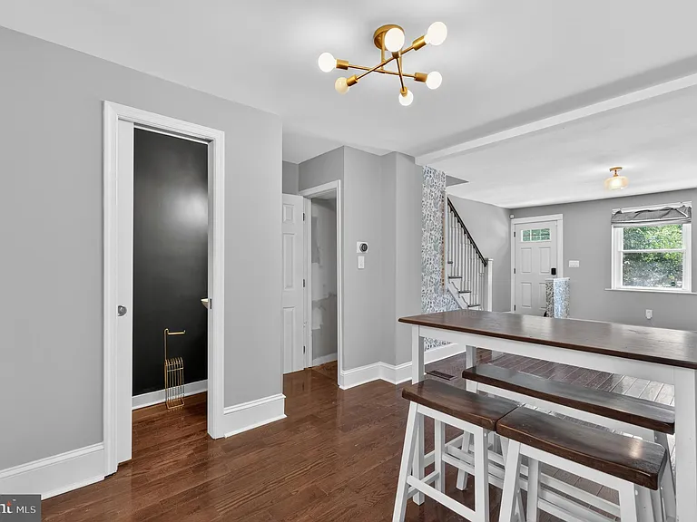 1705 Montrose St — Photo 11
