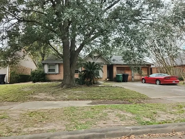 10706 Glenfield Ct, Houston, TX 77096