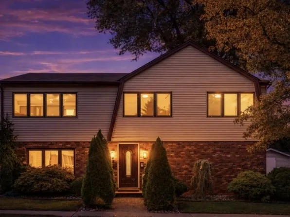 37 Hazelview Ave, Clifton City, NJ 07011