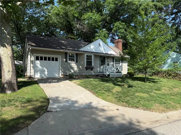 5227 Rosewood Dr, Roeland Park, KS 66205