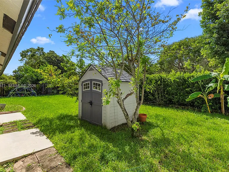 10900 NW 18th Ct — Photo 42