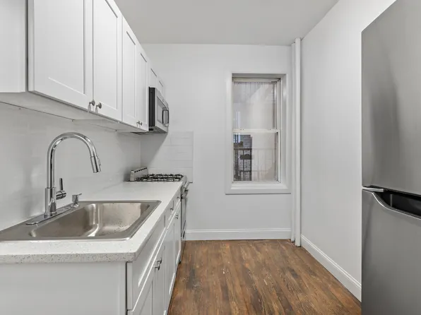 137 Kensington Avenue image 1 of 13