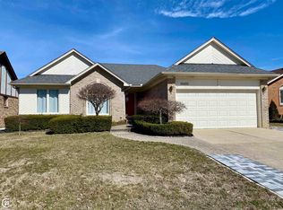 18433 Cranbrook Dr, Clinton Township, MI 48038 | Zillow