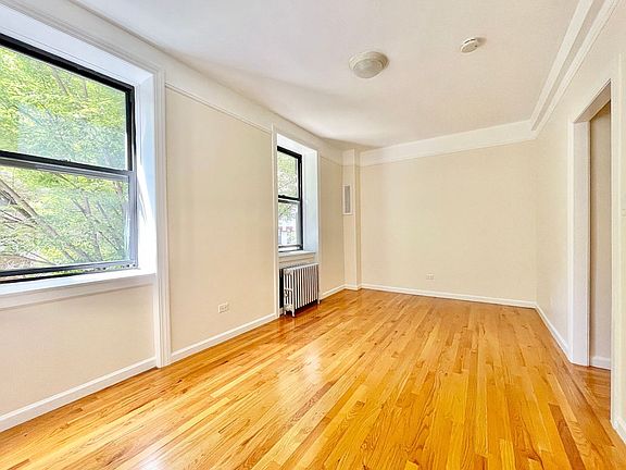 2nd image of 305 W 45th St APT 2J