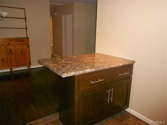 3rd image of 2047 Colston St