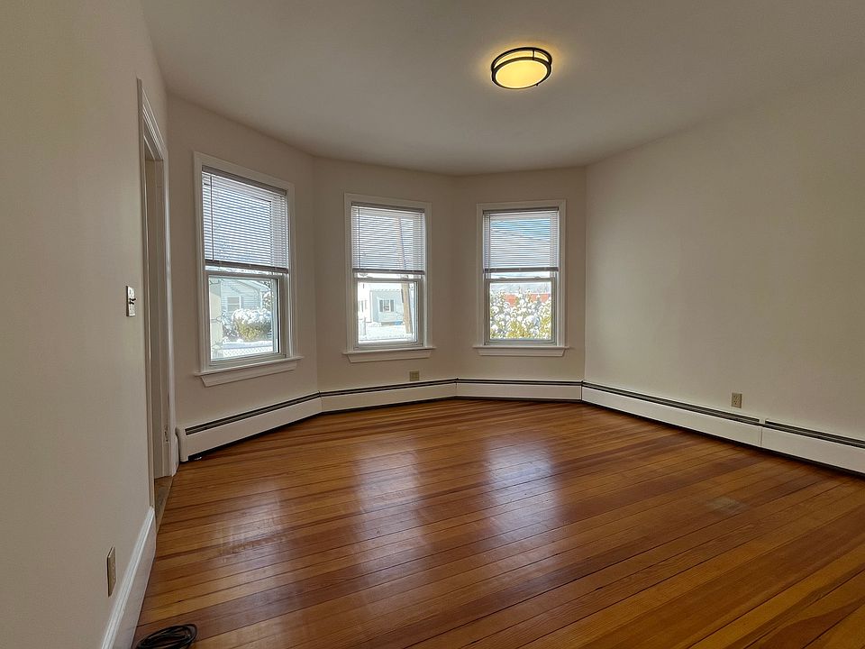 1st image of 2 Raymond Ave Floor 1