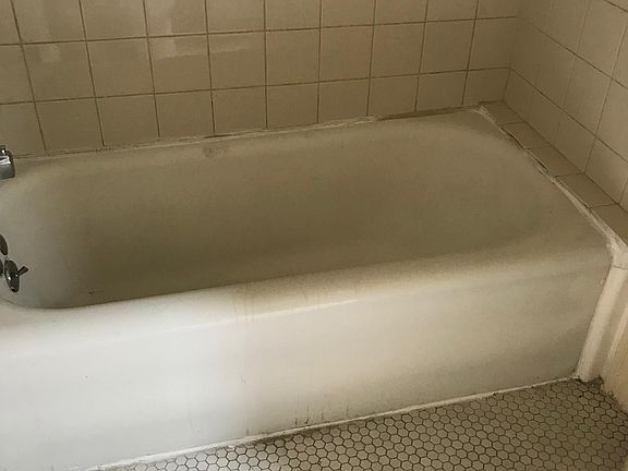 5th image of 1665 W 11th Pl APT 209