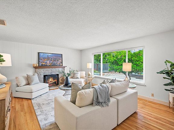 5th image of 1601 Dell Ct