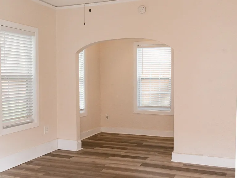 513 N Monroe St — Photo 4