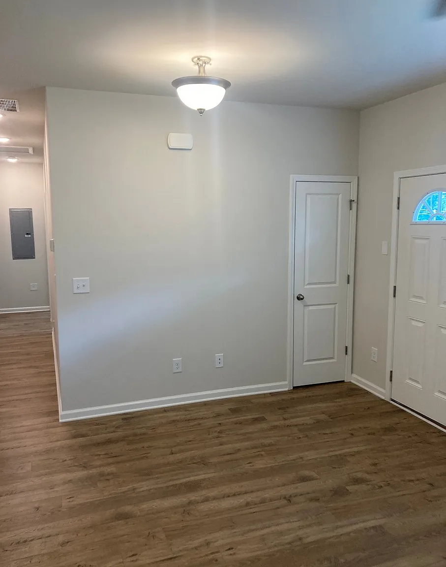 1905 Suwanee Lane — Photo 4