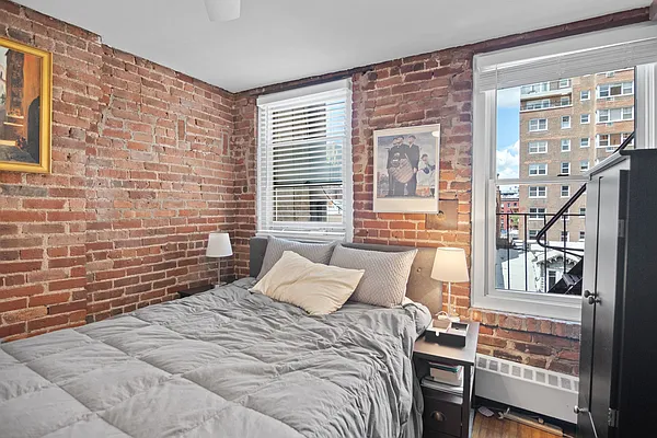 Sold by HomeDax Real Estate | media 2