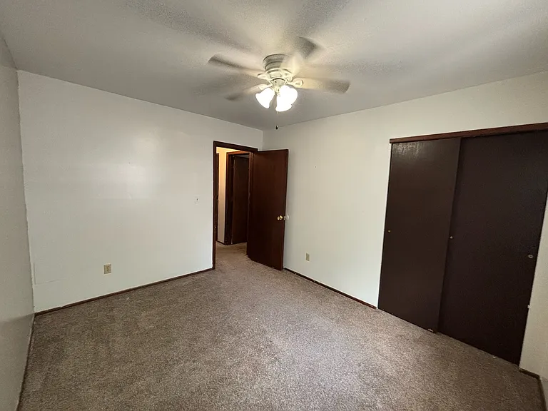 207 S Edwards Ave — Photo 10