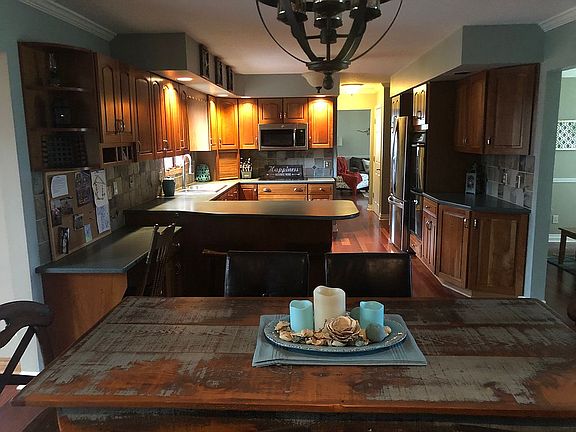 5th image of 113 Elsinore Ln