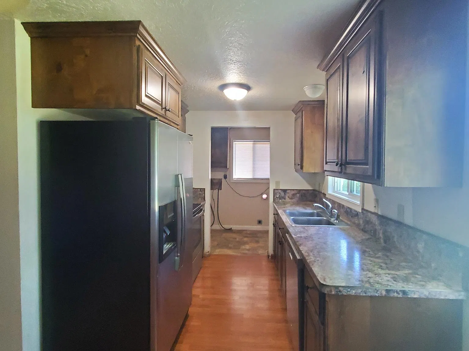 3 bed, $1,420 — Photo 4