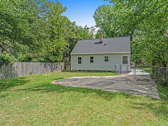 5th image of 2665 Jefferson Dr SE