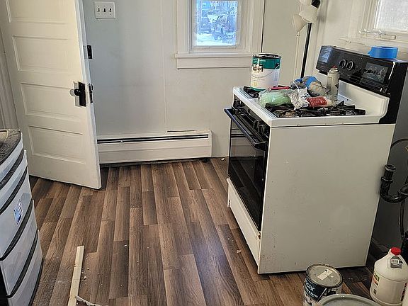 4th image of 546 Salem Ave