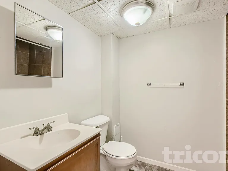 3701 Woodbine Ln N — Photo 17