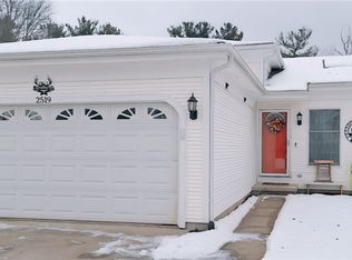 2519 Woodlawn Dr, Charleston, IL 61920