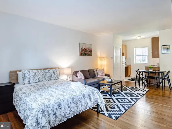 2013 Waverly St, Philadelphia, PA 19146